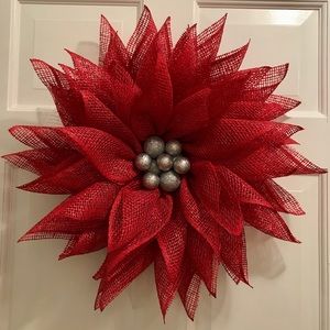 NWOT Poinsettia wreath